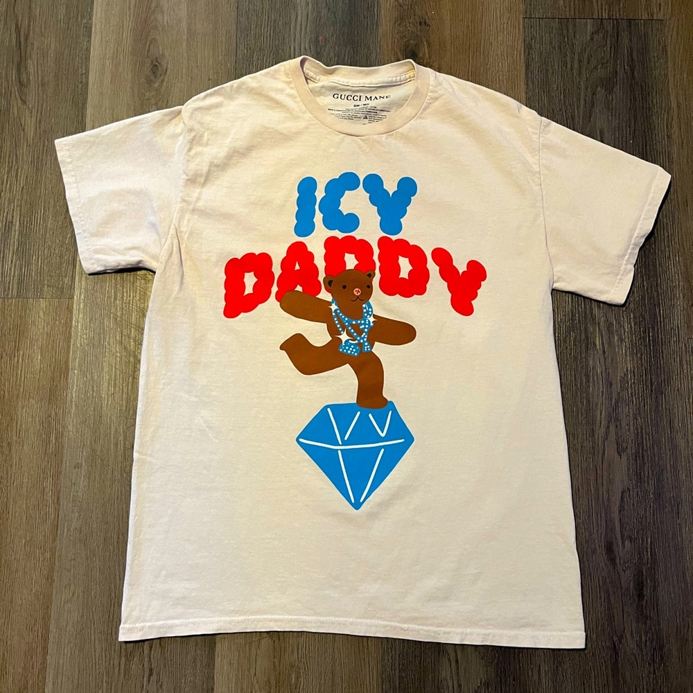 Cream Short Sleeve Tee with “ICY DADDY” Graphic Design